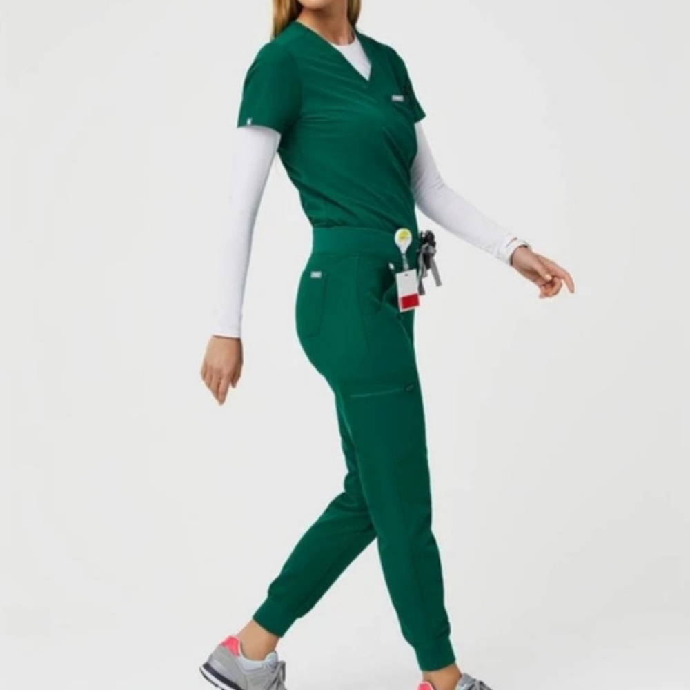CasmaThree-Pocket Top & Zamora Jogger Pants - Hunter Green